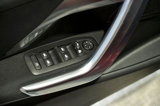 Peugeot 2008 Allure BlueHDi 120 SS EAT6