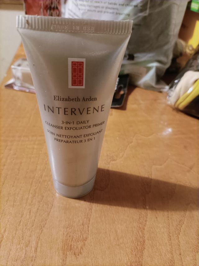 Elizabeth Arden Intervene 3-en-1