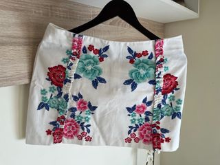 Minifalda Zara flores - Talla L
