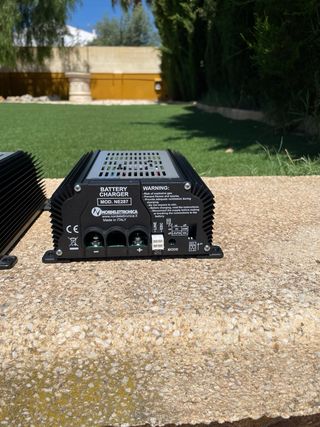 Bateria, Convertidor y Cargador camper