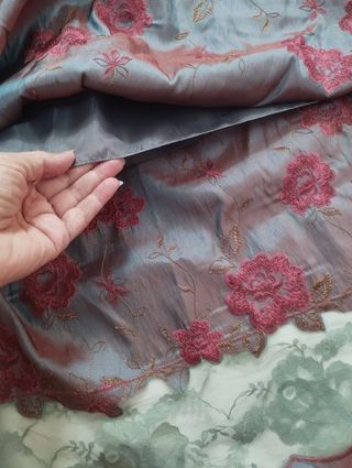 Vestido fiesta sin estrenar con la  etiqueta