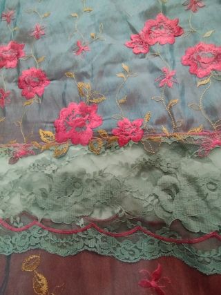 Vestido fiesta sin estrenar con la  etiqueta