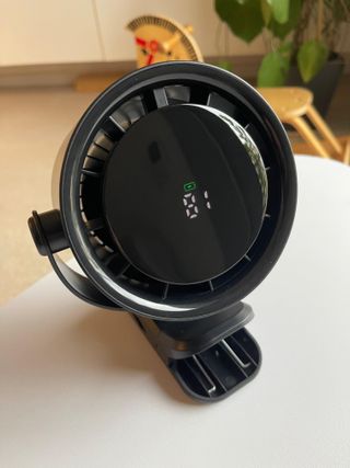 Pequeño potente ventilador oficina o camping