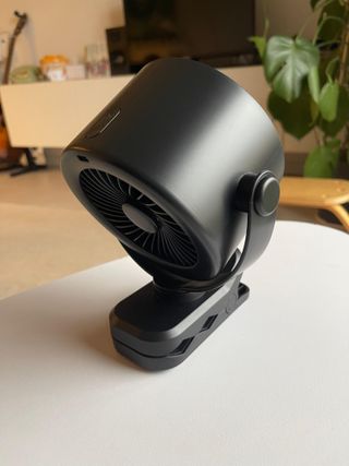 Pequeño potente ventilador oficina o camping