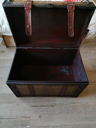 Baúl antiguo madera polipiel marrón