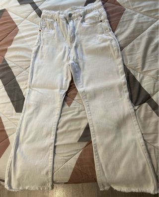 Pantalón blanco campana