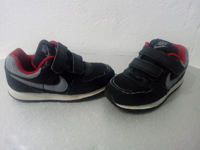 Tenis Nike Niños - Talla 26