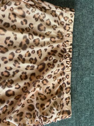 Mini falda leopardo talla L de shein.