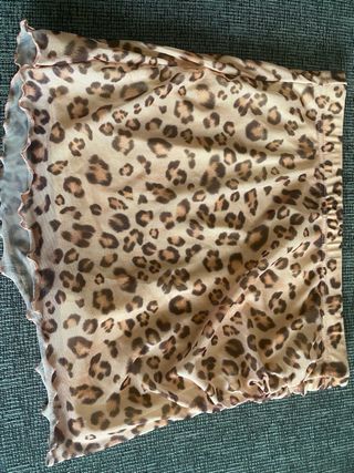 Mini falda leopardo talla L de shein.