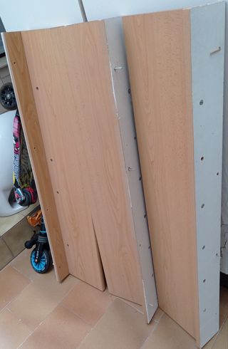 Estanterías madera marrón