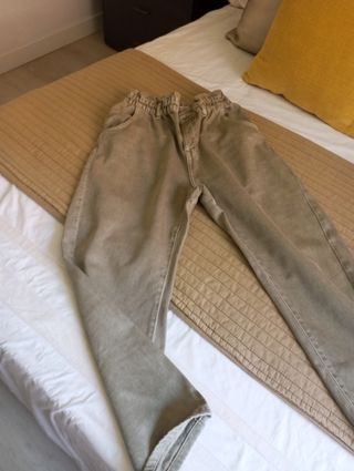Pantalones  vaquero Zara beige cintura elástica