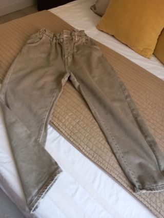 Pantalones  vaquero Zara beige cintura elástica
