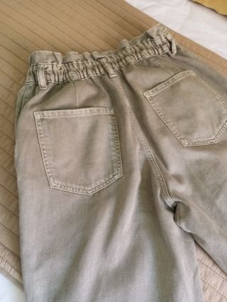 Pantalones  vaquero Zara beige cintura elástica