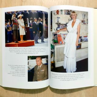 Libro AL SERVICIO DE SU MAJESTAD: LA FAMILIA REAL