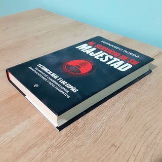 Libro AL SERVICIO DE SU MAJESTAD: LA FAMILIA REAL