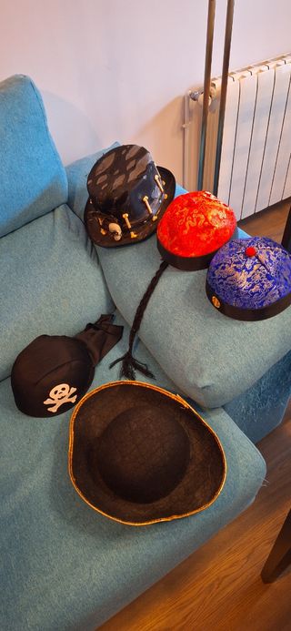 Sombreros disfraz: pirata, chinos y miedo
