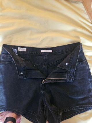 Bermuda Levi's negra