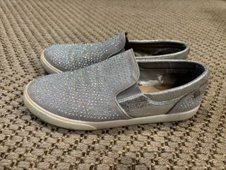 Zapatillas Xti grises con pedrería
