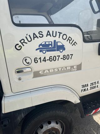 Grúa portacoches Nissan Cabstar