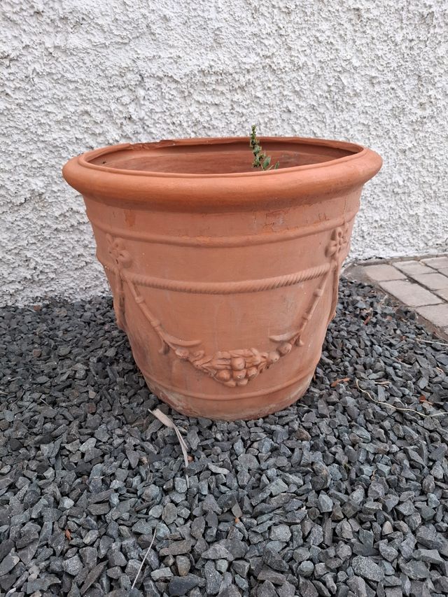 2 macetones Terracota Decorados engalanados.