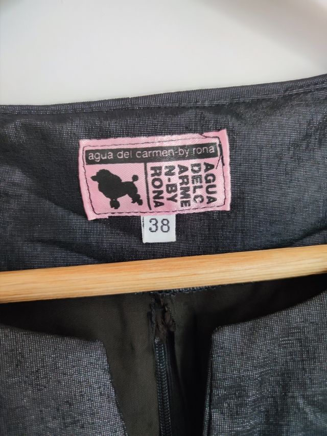 Vestido gris oscuro estilo años 50