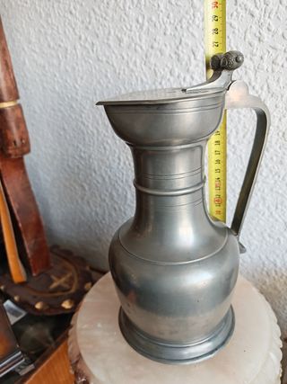 Jarra peltre antigua