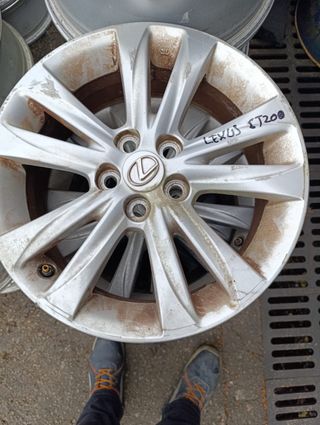 Llantas usadas: Actyon y Audi A6