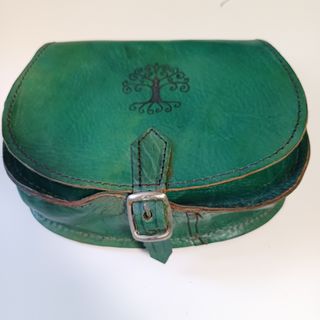 Bolso cuero artesanal verde con árbol de la vida