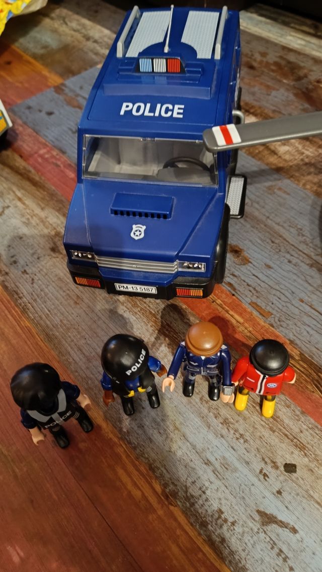 Playmobil: Policía - Furgoneta y Helicóptero.