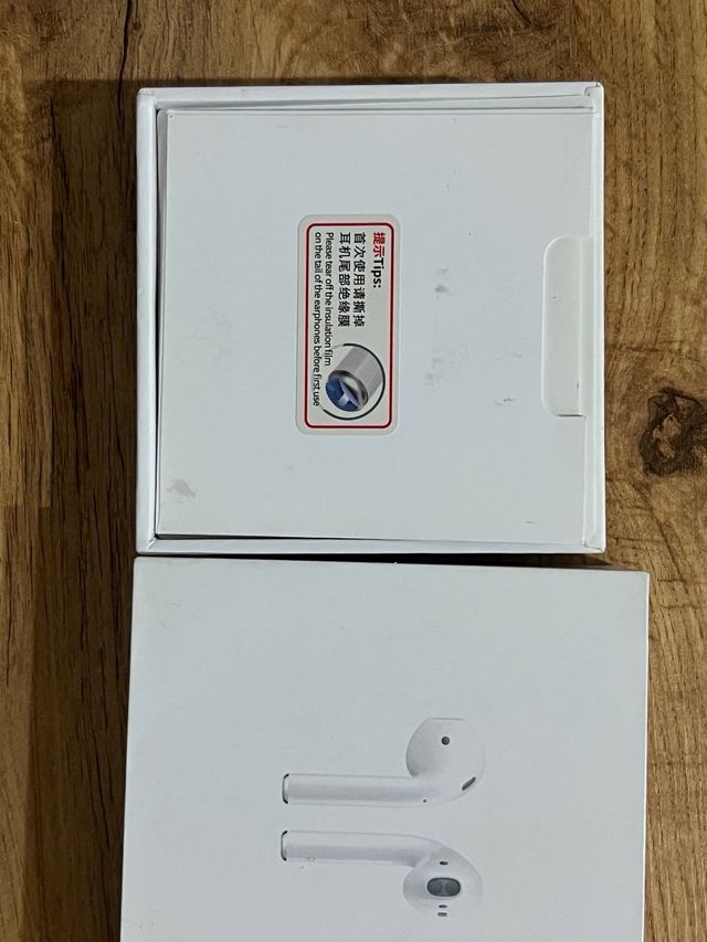 auriculares inalambricos blancos. no son apple