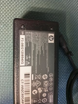 Cargador HP portátil