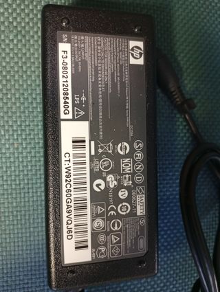 Cargador HP portátil