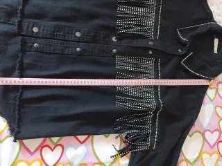 Chaqueta vaquera negra con flecos
