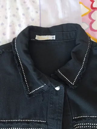 Chaqueta vaquera negra con flecos