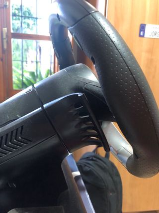 Volante thrustmaster simulador