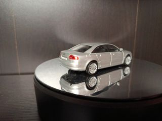 Audi A8 escala 1:43