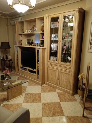 Mueble salón madera-cristal beige