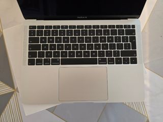 MacBook Air 13 2019 i5 1.6ghz