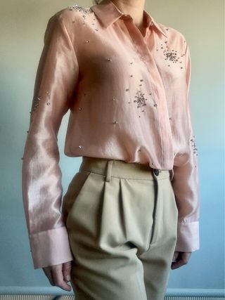 Camisa Zara rosa con pedrería - Talla XS