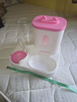 Comedero bebedero gatos