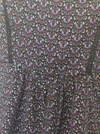 Blusa estampada negra, talla 38