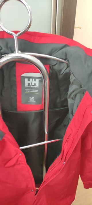 Chaqueta Helly Hansen roja