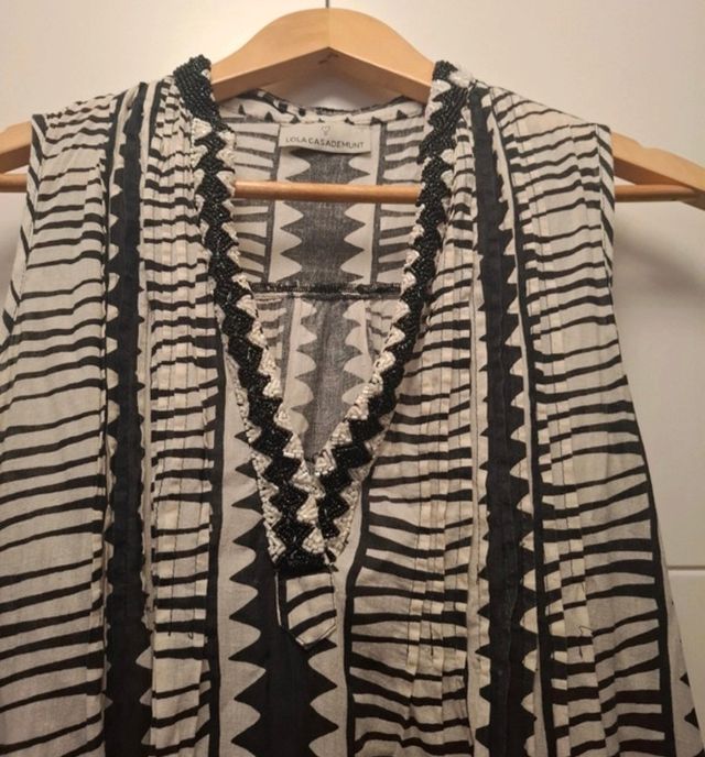 Vestido Lola Casademunt blanco y negro y pedreria