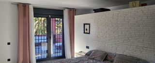 Chalet independiente con jardín 