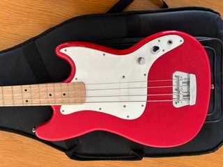 Bajo eléctrico rojo junior+funda thoman