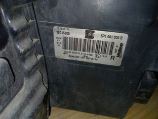 Faro Seat León II (2008)
