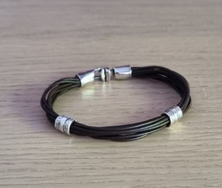 Pulsera cuero marca Uno de 50