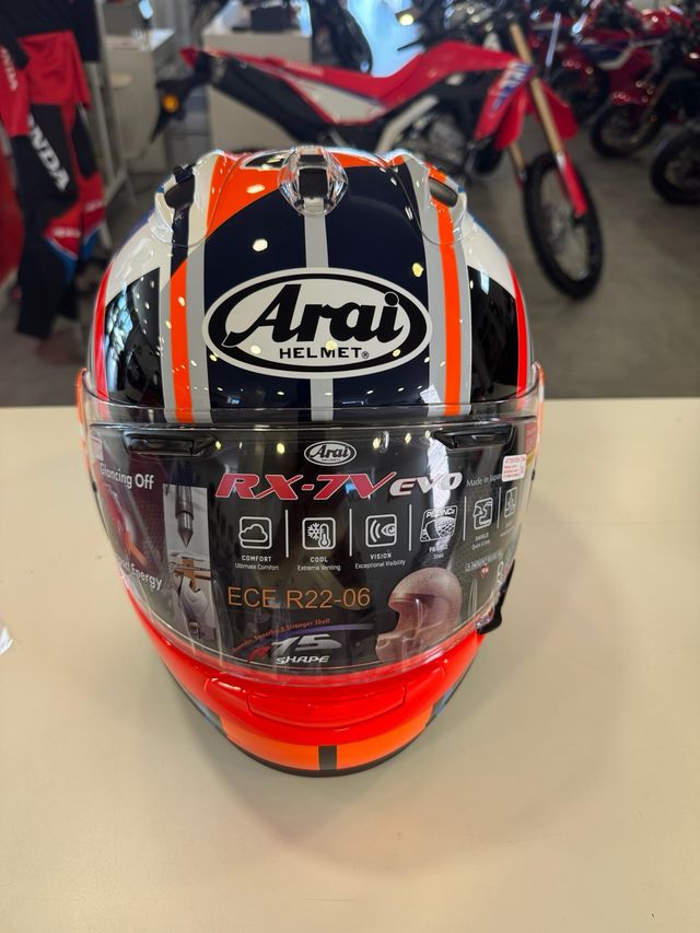 Capacete Arai RX-7V Evo Isle of Man 2025