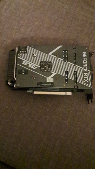 Gráfica Asus GeForce RTX 3060 Ti Dual Mini.