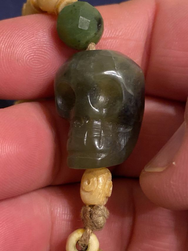 Rosario antico in osso e giada